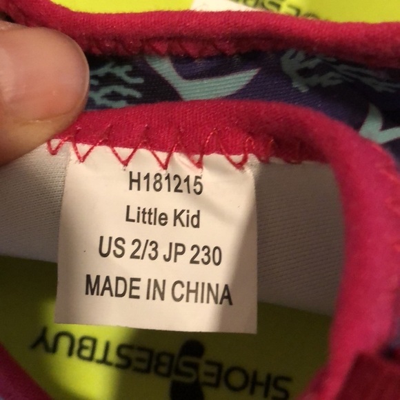 NWOT HIITAVE Mermaid Girls Water Beach Pool Shoes 2/3 - Picture 2 of 5